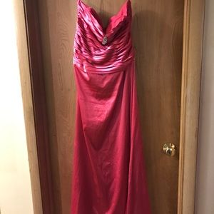 GORGEOUS DRESS- GREAT FOR PROM, A WEDDING, ETC.